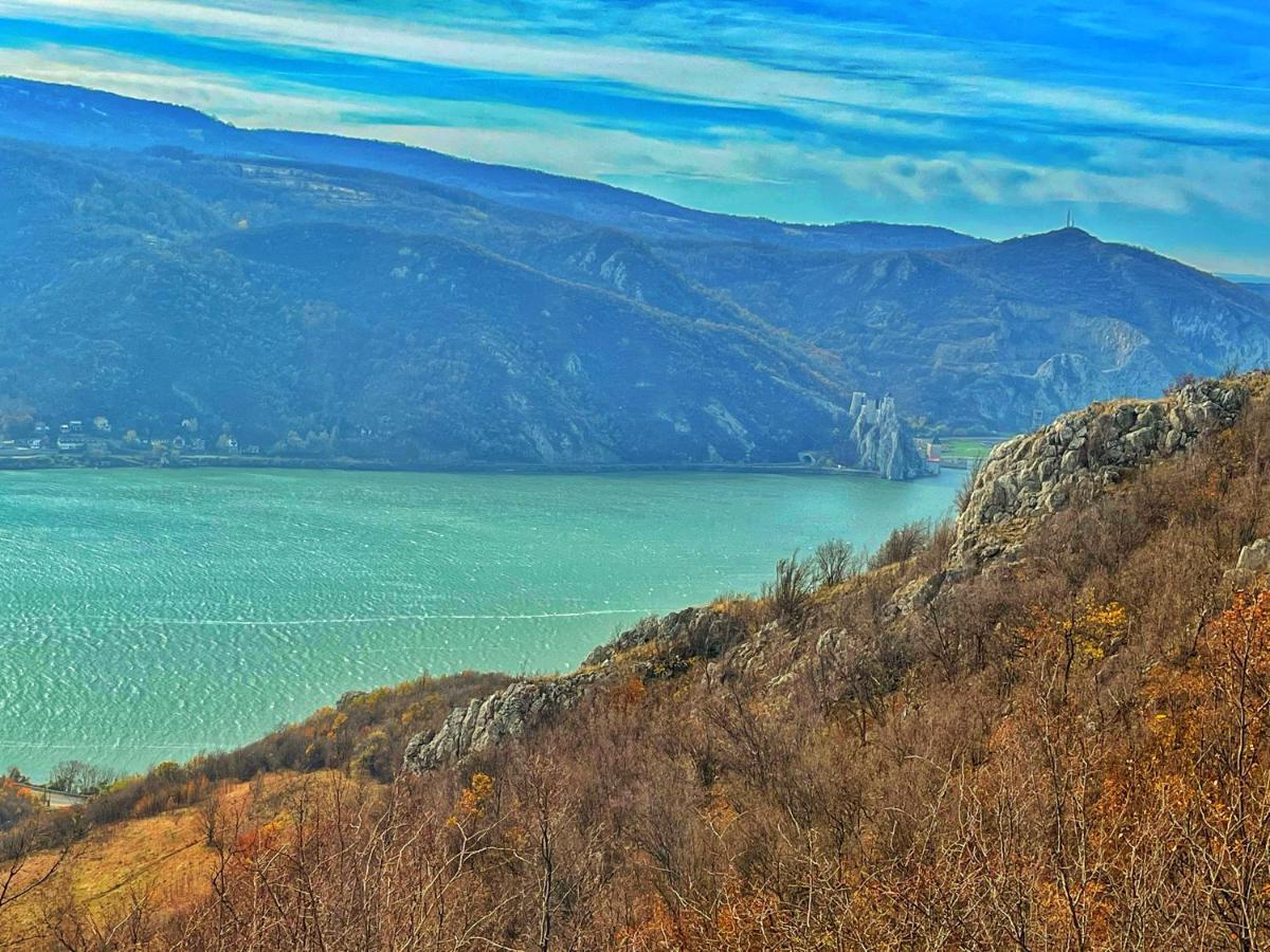 Cabana Priod Coronini Villa Lászlóvára Kültér fotó